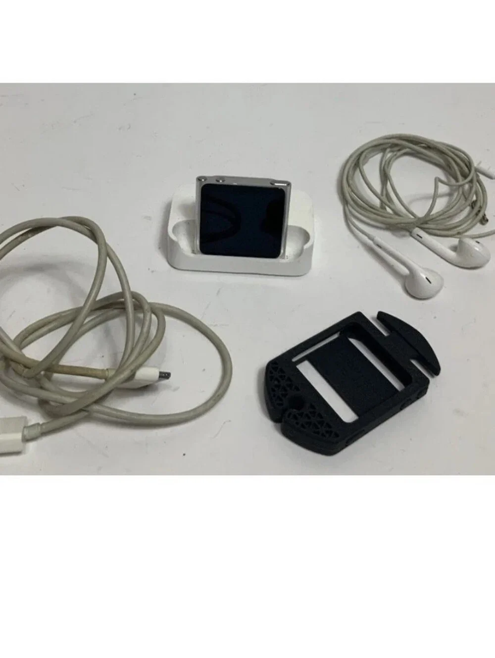 Apple iPod Nano 6th Gen Silver 8GB MP3 Player
